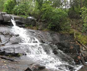 Gully Falls House - Redcliffe Tourism