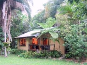 Cottages On The Creek - Accommodation in Surfers Paradise