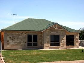 Juno Court Holiday Retreat - Wagga Wagga Accommodation