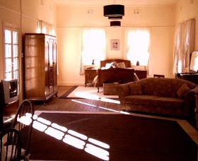 Old Parkes Convent - Wagga Wagga Accommodation