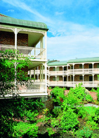 Medina Serviced Apartments Canberra - Accommodation Airlie Beach