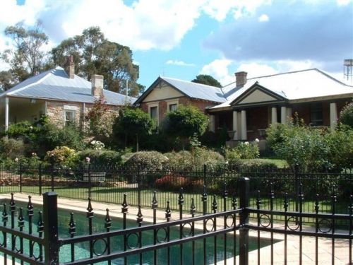 Chapel House - Accommodation Australia
