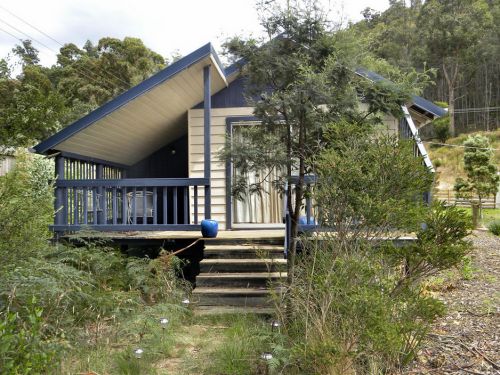 Huon Charm Waterfront Cottages - thumb 0