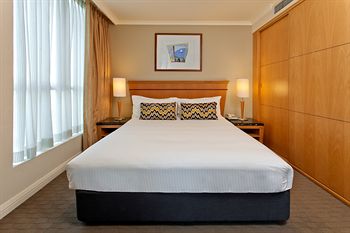 Radisson Hotel & Suites Sydney - thumb 1