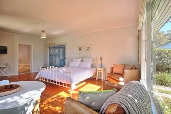 Dolphin Sands - Accommodation Noosa 8