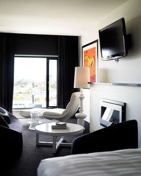 Art Series - The Cullen - Tweed Heads Accommodation 5