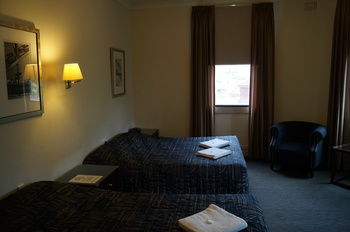 Royal Exhibition Hotel - Whitsundays Accommodation 37