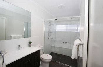 Caves Beachside Hotel - Accommodation NT 5