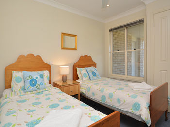 Madigan Wine Country Cottages - Accommodation NT 38