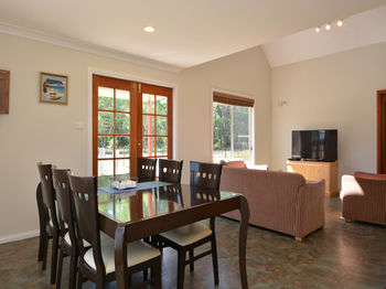 Madigan Wine Country Cottages - Accommodation Mermaid Beach 41