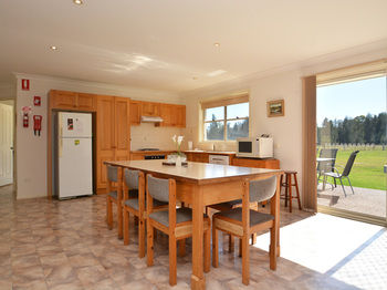Madigan Wine Country Cottages - Accommodation NT 67