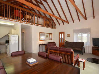 Madigan Wine Country Cottages - Accommodation NT 80
