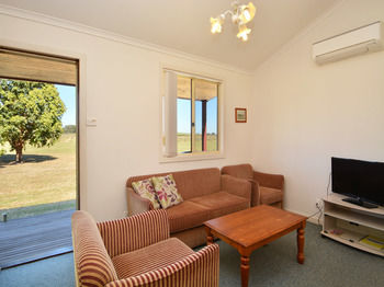 Madigan Wine Country Cottages - Accommodation NT 85