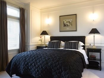 Andre's Mews Luxury Serviced Apartments - Whitsundays Accommodation 2