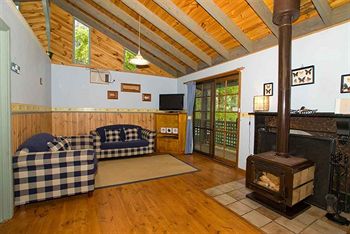 Hill 'N' Dale Farm Cottages - Tweed Heads Accommodation 16