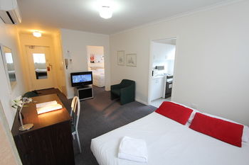 Drummond Apartments Services - Accommodation NT 7
