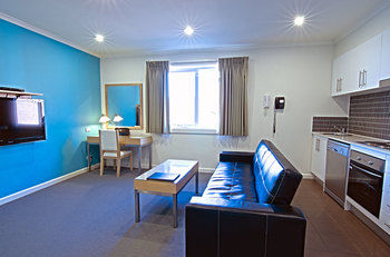 Buckingham International Serviced Apartments - Whitsundays Accommodation 10