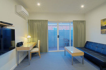 Buckingham International Serviced Apartments - Accommodation NT 17