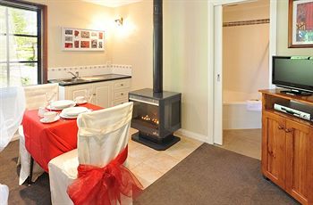 Holly Lodge - Tweed Heads Accommodation 12