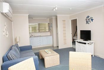 Maroochy River Resort & Bungalows - Accommodation NT 13
