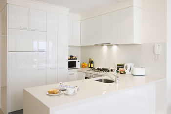Melbourne Short Stay Apartments On Whiteman - Accommodation Port Macquarie 6