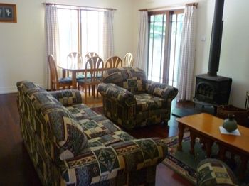 Whispering Pines Chalet & Cottages - Tweed Heads Accommodation 14