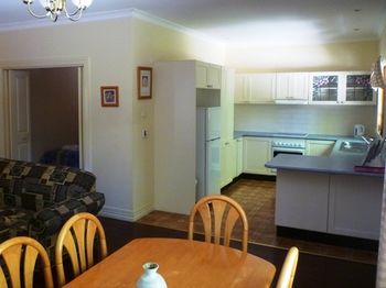 Whispering Pines Chalet & Cottages - Tweed Heads Accommodation 17