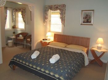 Whispering Pines Chalet & Cottages - Accommodation NT 25