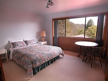 A Camelot Tower & Penthouse - Accommodation Tasmania 4