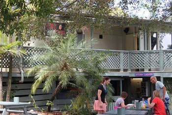 Nomads Noosa Backpackers Hostel - thumb 2