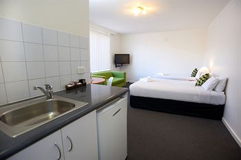 City Edge Serviced Apartments East Melbourne - Tweed Heads Accommodation 6