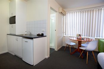 City Edge Serviced Apartments East Melbourne - Accommodation NT 19