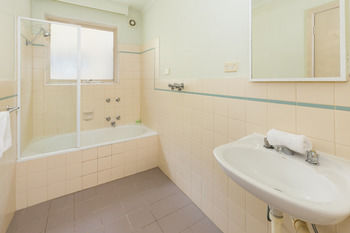 City Edge Serviced Apartments East Melbourne - Accommodation NT 47