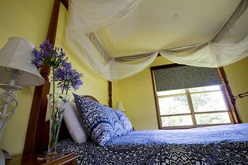 Bendles Cottages And Country Villas - Accommodation Noosa 2