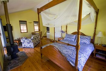 Bendles Cottages And Country Villas - Accommodation Mermaid Beach 4