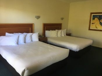 Eltham Gateway Hotel - Accommodation Mermaid Beach 54