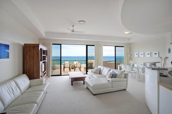 The Point Coolum - Accommodation NT 42