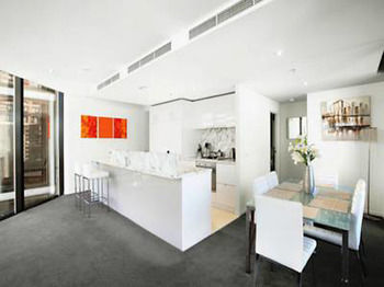 Docklands Executive Apartments - Accommodation Tasmania 9