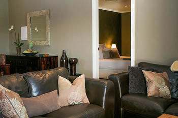 Lilies Luxury Retreats - Accommodation Noosa 42