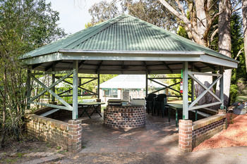 Federation Gardens & Possums Hideaway - Accommodation NT 61