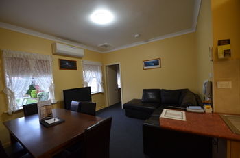 Black Gold Motel - Accommodation Tasmania 36