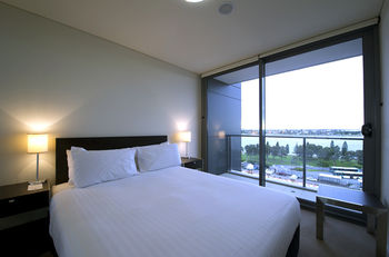 Chifley Executive Suites - Accommodation Port Macquarie 7