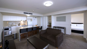 Chifley Executive Suites - Accommodation Tasmania 9