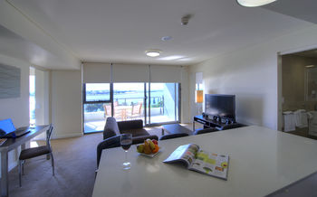 Chifley Executive Suites - Accommodation Noosa 4