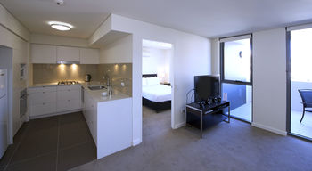 Chifley Executive Suites - Accommodation Noosa 5