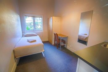 Cambridge Lodge - Hostel/Backpacker - Accommodation Mermaid Beach 31