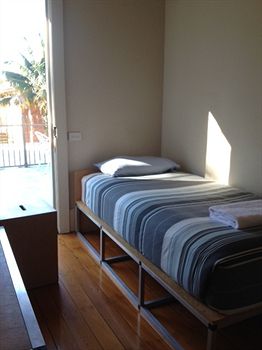 Cambridge Lodge - Hostel/Backpacker - Accommodation Mermaid Beach 4