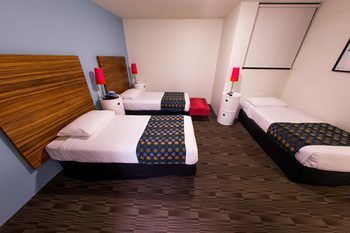Abey Hotel - Accommodation Noosa 7