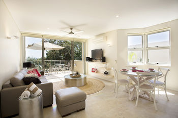 Maison Noosa Beachfront Resort - Accommodation Noosa 26
