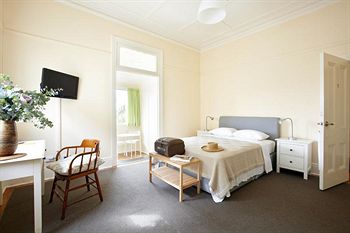 Admiral Collingwood Lodge - Accommodation Tasmania 7